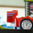 Cartronic: Travel Race-Set – Test / Review Das Travel Race-Set oder auch Mini-Autorennbahn mit Kurbelantrieb genannt, ist eine Slotcar-Bahn für 49,95 Euro im Koffer-Format von Cartronic. Die Rennbahn im Maßstab...