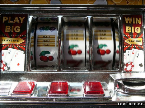 Es muss nicht immer Echtgeld sein – bei Online-Glücksspielen mit Freispielen und Co. gewinnen