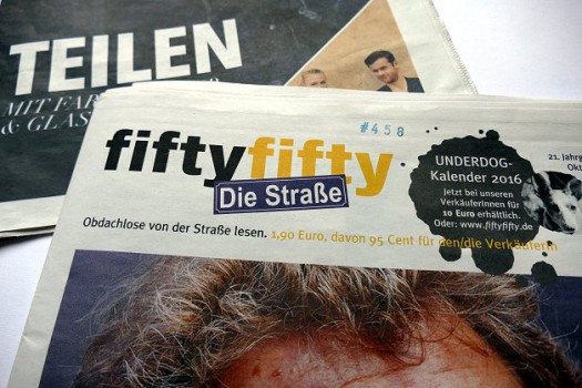 fiftyfifty – Die Straße – Obdachlosenzeitung(en): Obdachlose von der Straße lesen