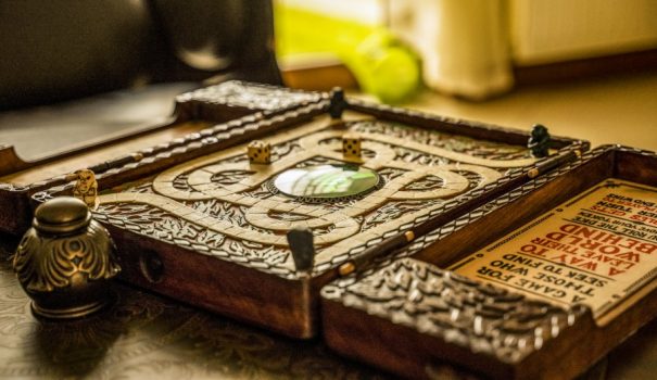 Jumanji: Edler Holzbox-Nachbau des Brettspiels