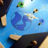 Pinball-Planet von Pintoy – Holzflipper für den Tisch im Test